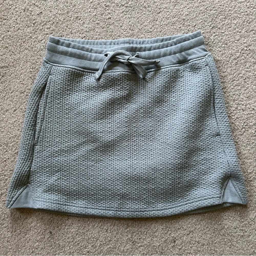 Mono B Gray-ish/Green-ish Textured Skort NWOT  Sz Small KP-BR0603